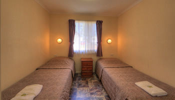 Kahlers Oasis Caravan Park - Tourism Canberra 5