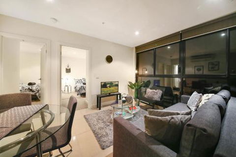 A Cozy 2BR CBD Apartment Near Bourke St. Mall - Tourism Canberra 0