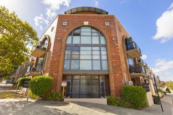 Stylish Inner City Apartment - Tourism Canberra 1