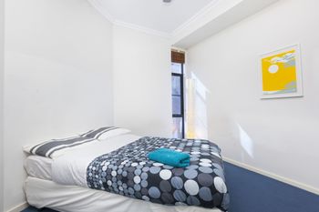 Stylish Inner City Apartment - Tourism Canberra 6