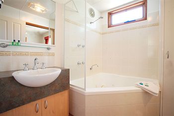 Yarraby Holiday Park - Tourism Canberra 1