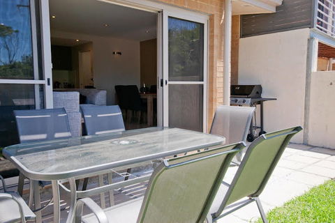 K Bay 6 Town House - Tourism Canberra 0