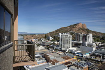 Holiday Inn Townsville - Tourism Canberra 6