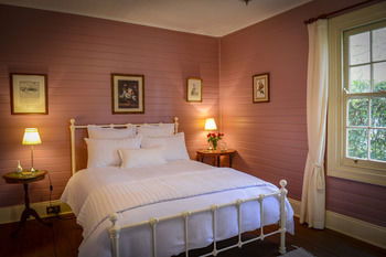 Arcadia Bed & Breakfast & Cottages - Tourism Canberra 5