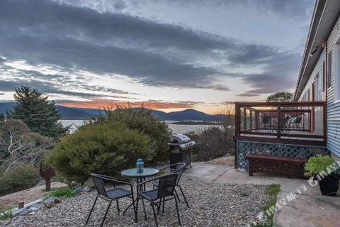 East Lake Travellers Lodge - Tourism Canberra 0
