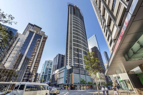Oaks Aurora Tower - Tourism Canberra 3