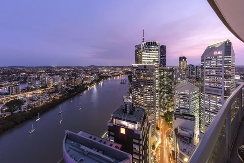 Oaks Aurora Tower - Tourism Canberra 2