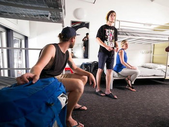Sydney Railway Square YHA - Hostel - Tourism Canberra 6
