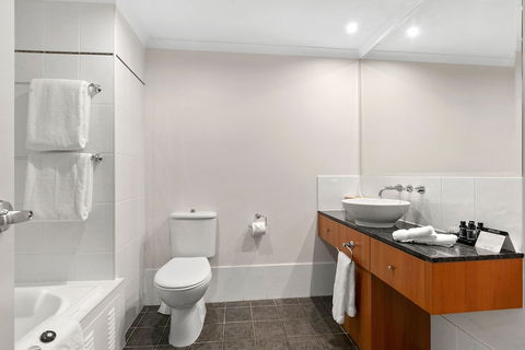 Poolside Apt In Alamanda Beachfront Resort 67 - Tourism Canberra 6