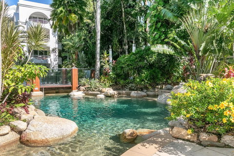 Poolside Apt In Alamanda Beachfront Resort 67 - Tourism Canberra 3