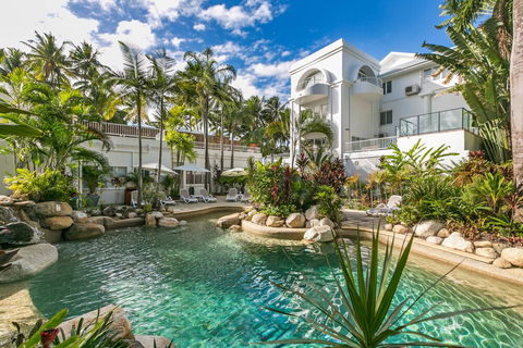 Poolside Apt In Alamanda Beachfront Resort 67 - Tourism Canberra 1