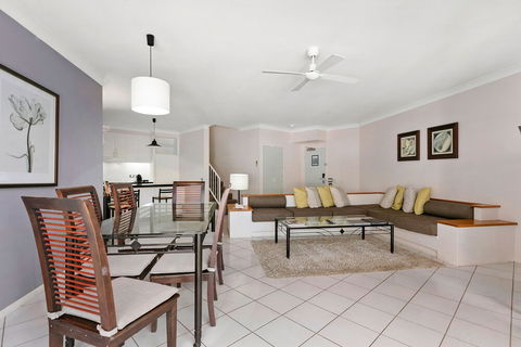 Poolside Apt In Alamanda Beachfront Resort 67 - Tourism Canberra 5