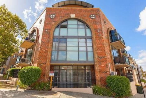 Stylish 2 Bedroom Apartment In The City - Tourism Canberra 4