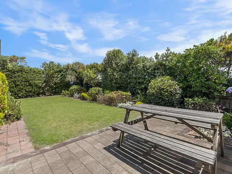 Swimmers Rest - Uninterrupted Panoramic Ocean Views - 1 Bedroom - Tourism Canberra 6