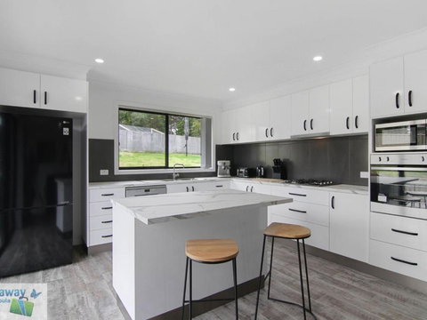 Rays On Elizabeth Parade - Tourism Canberra 6