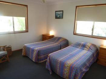 Sails Beach House Apartments Pottsville Beach - Tourism Canberra 2