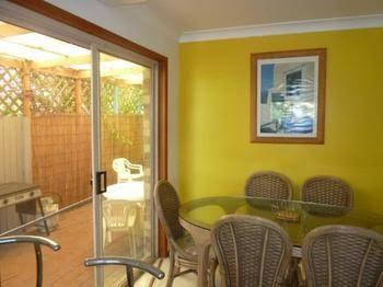 Sails Beach House Apartments Pottsville Beach - Tourism Canberra 3