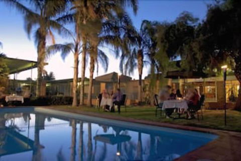 Hilltop Motel - Tourism Canberra 1