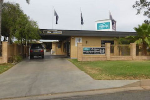 Hilltop Motel - Tourism Canberra 0