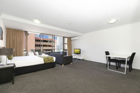 The Astor Apartments - Tourism Canberra 1