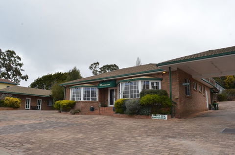 Deer Park Motor Inn - Tourism Canberra 0