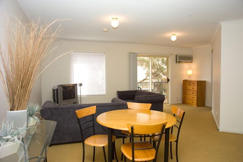Carrington Gardens Apartments - Tourism Canberra 6