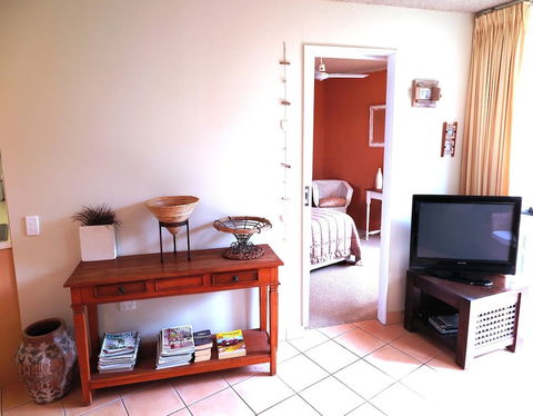 Northpoint Holiday Apartments - Tourism Canberra 1