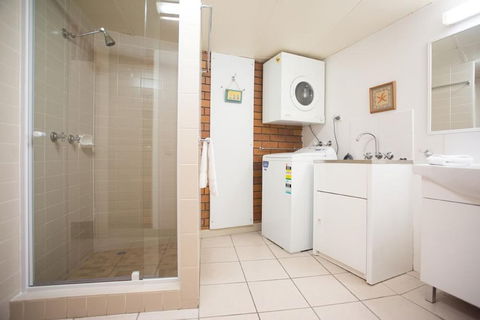 Northpoint Holiday Apartments - Tourism Canberra 3