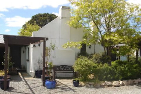 3 Divas Accommodation - Tourism Canberra 3