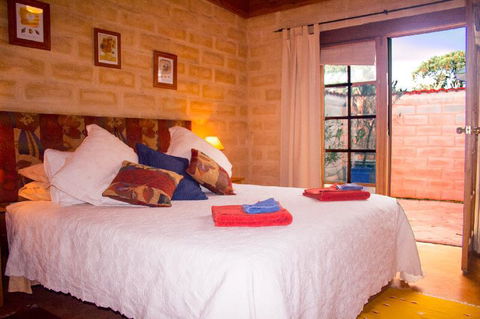 Dees Villa Bed & Breakfast - Tourism Canberra 2