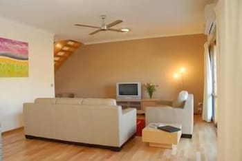 The Lakes Apartments - Tourism Canberra 2