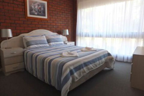 Paradise Holiday Apartments - Tourism Canberra 0