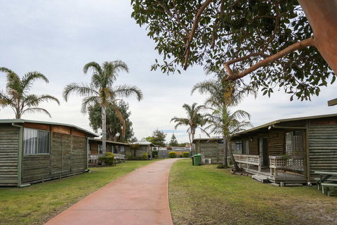 Lazy Acre Log Cabins - Tourism Canberra 1