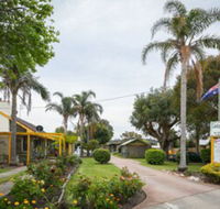 Lazy Acre Log Cabins - Tourism Canberra