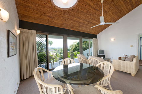 Caralina Court - Tourism Canberra 3