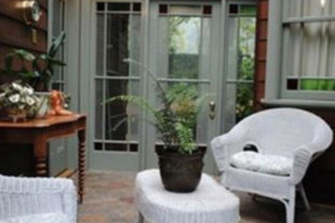 Bygone Beautys Cottages - Tourism Canberra 3