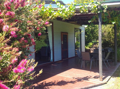 Valley Farm Vineyard Cottages - Tourism Canberra 6