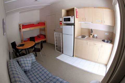 Sugarbush Lodge & Apartments - Tourism Canberra 2