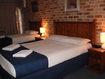 Lake Haven Motor Inn & Palms Restaurant - Tourism Canberra 6