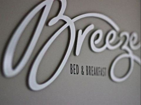 Breeze Bed & Breakfast - Tourism Canberra 3