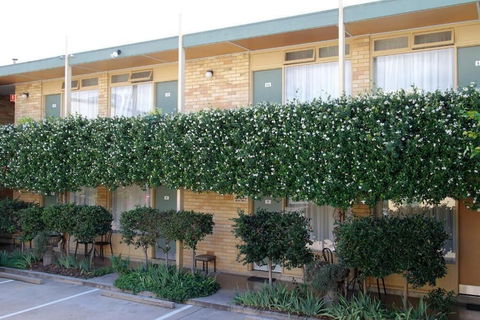 Mid City Motor Inn - Tourism Canberra 2