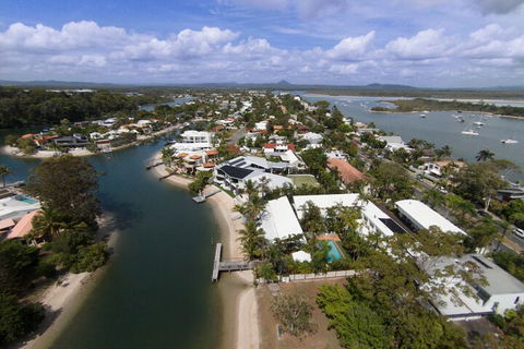 Caribbean Noosa - Tourism Canberra 1