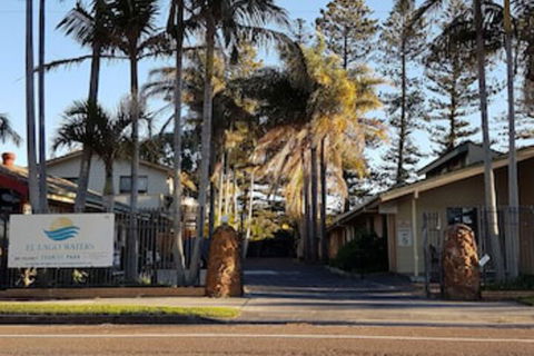 El Lago Waters Tourist Park - Tourism Canberra 0