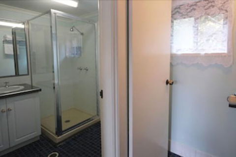 Gallery Motel - Tourism Canberra 5