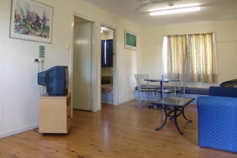 Park Beach Cabins - Tourism Canberra 5