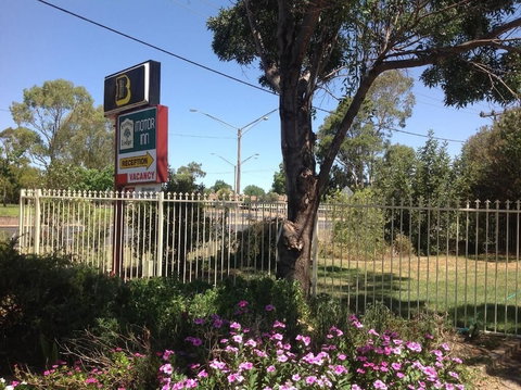 Forest Lodge Motor Inn & Restaurant - Tourism Canberra 3