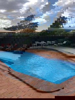 Forest Lodge Motor Inn & Restaurant - Tourism Canberra 6