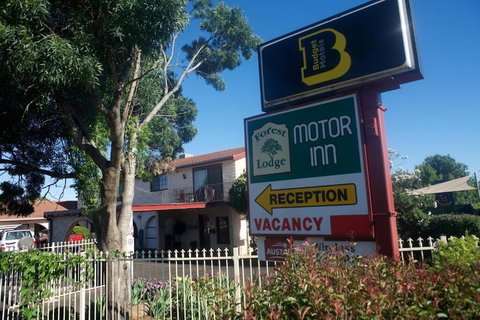 Forest Lodge Motor Inn & Restaurant - Tourism Canberra 4
