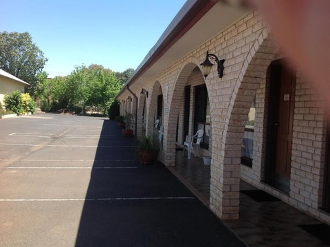 Forest Lodge Motor Inn & Restaurant - Tourism Canberra 2