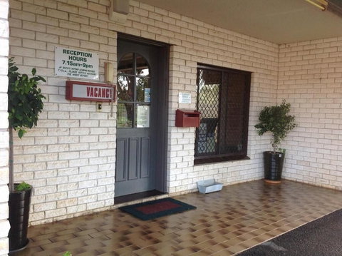 Forest Lodge Motor Inn & Restaurant - Tourism Canberra 1